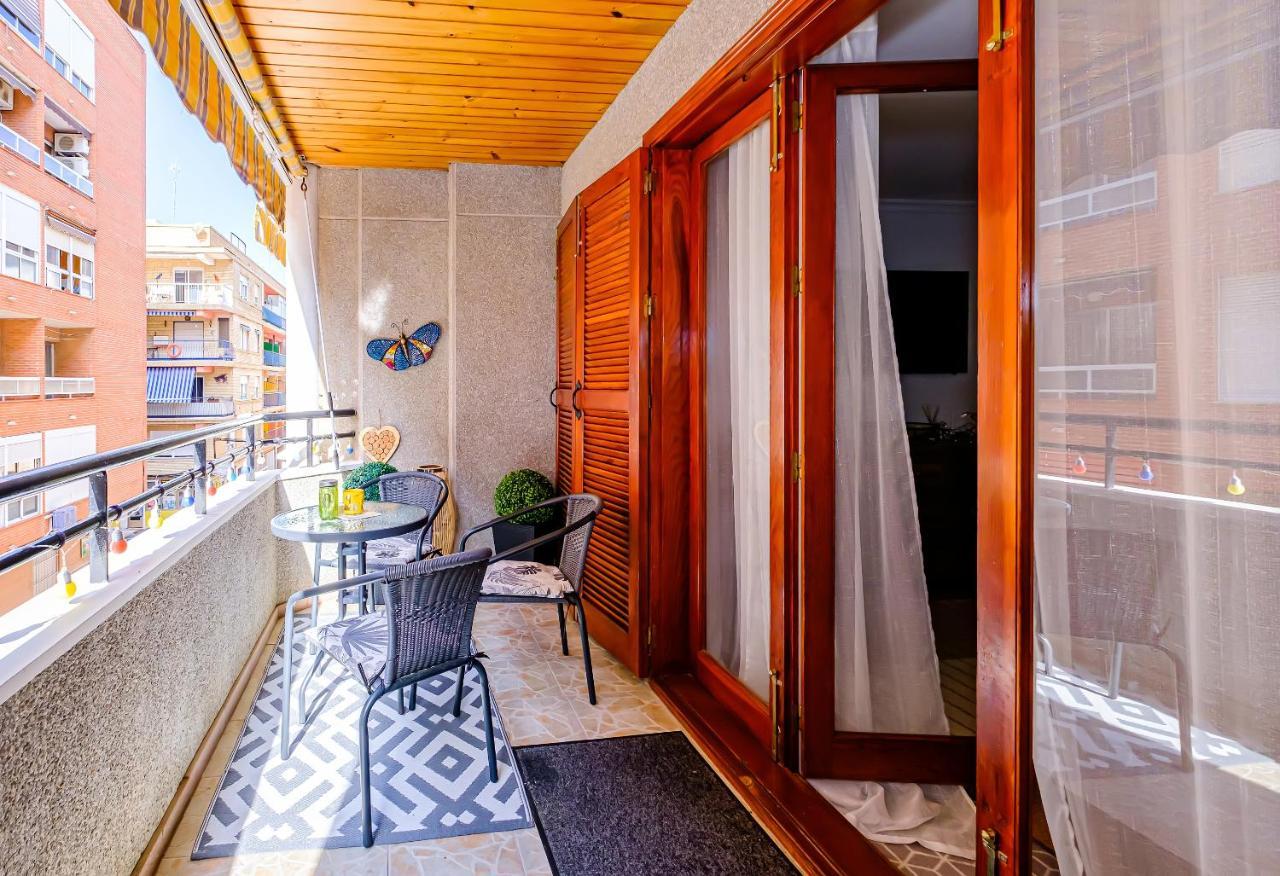 Апартаменти Apartament Alexandro'S Торрев'єха Екстер'єр фото