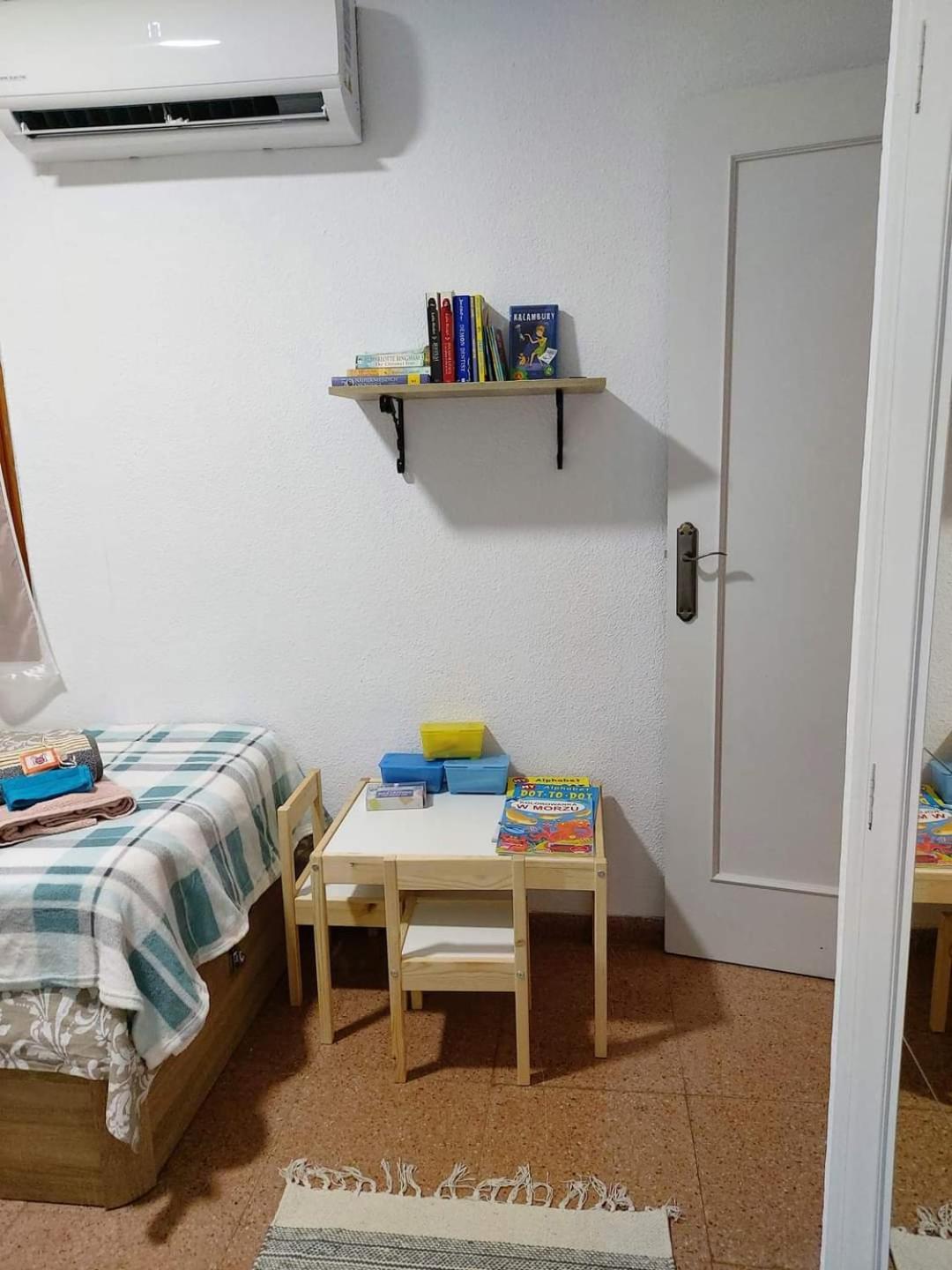 Апартаменти Apartament Alexandro'S Торрев'єха Екстер'єр фото